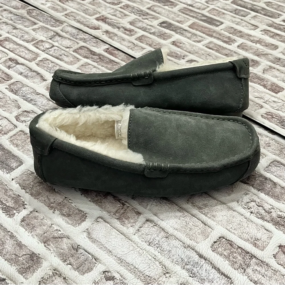 UGG Slippers Koolaburra Tipton Grey Faux Fur Slip On 1105893 Moccasins‎ Men’s 9